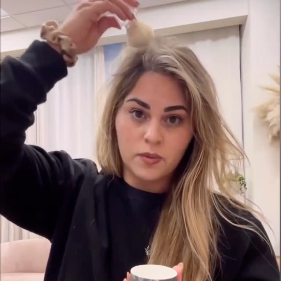 Organic Dry Hair Shampoo Application